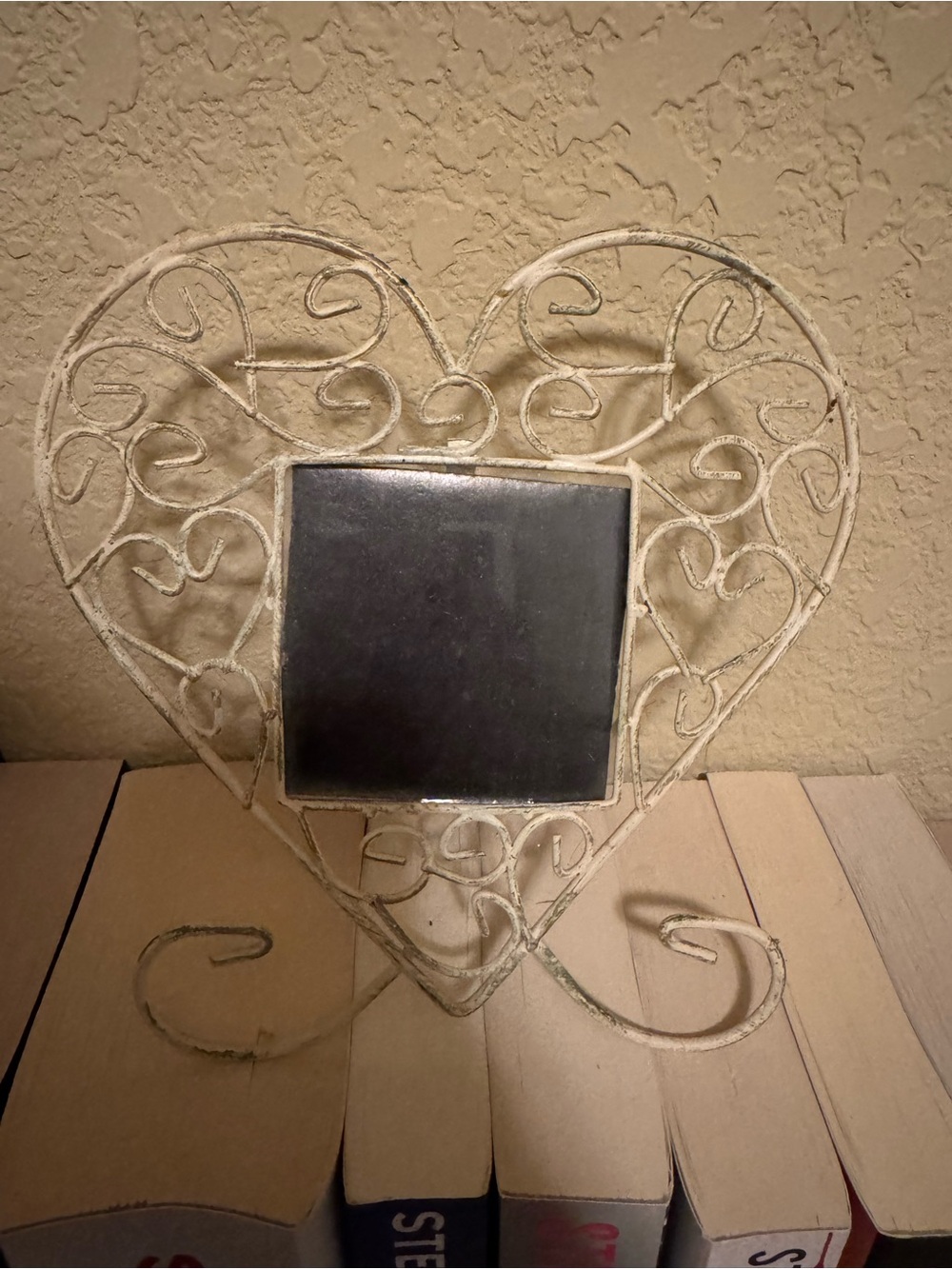 Heart-Shaped White Metal Decorative Photo Frame